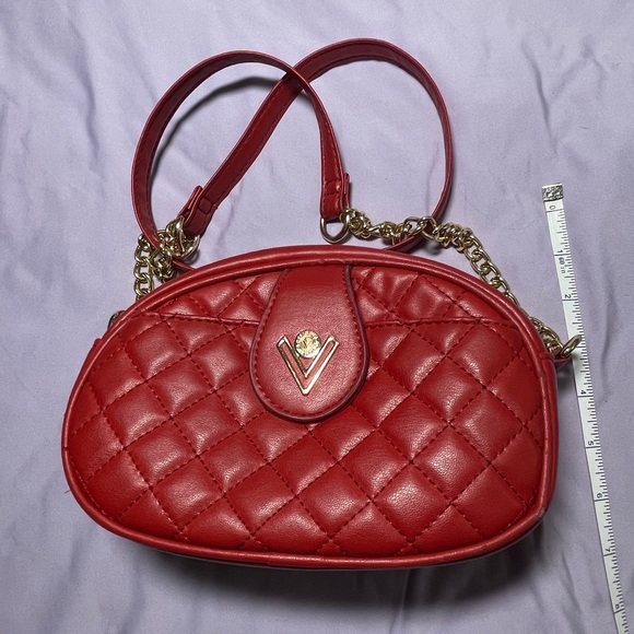 Elegant Red Quilted Handbag - Picture 4 of 12